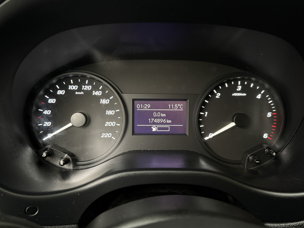 Mercedes-Benz Vito Lang Black Edition | Camera | Airco | 3-Persoons | Trekhaak 9