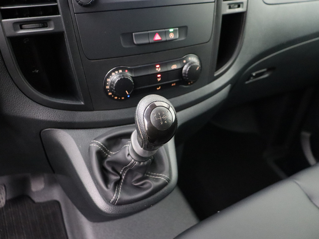 Mercedes-Benz Vito | Leder | Airco | Camera | 3-Persoons | Betimmering 15
