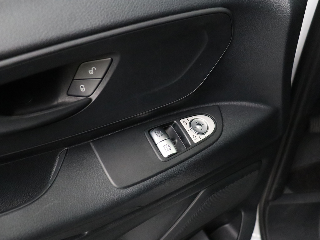 Mercedes-Benz Vito | Leder | Airco | Camera | 3-Persoons | Betimmering 8