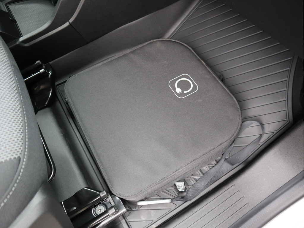 Mercedes-Benz eCitan L1 Pro 51 kWh - Trekhaak - Apple Play - Stoelverwarming 21