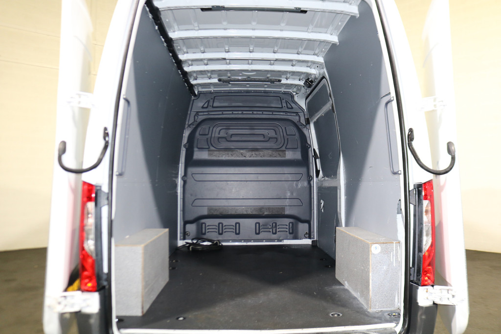 Mercedes-Benz eSprinter L2 H2 55 kWh Airco 270gr Achterdeuren 14