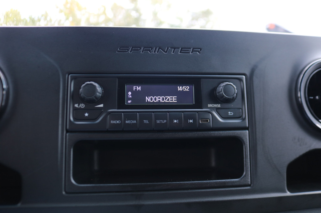 Mercedes-Benz eSprinter L2 H2 55 kWh Airco 270gr Achterdeuren 21