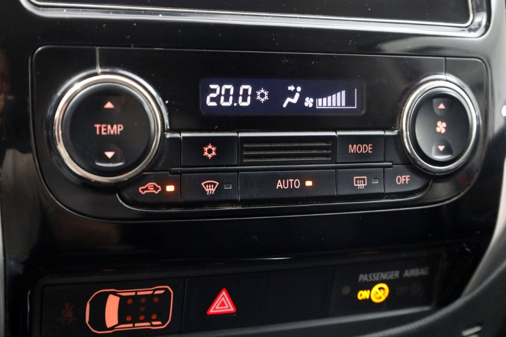 Mitsubishi L 200 2.4 DI-D 180pk Club Cab Intense 4x4 High/Low Gearing + Diff. Lock 12-2018 17