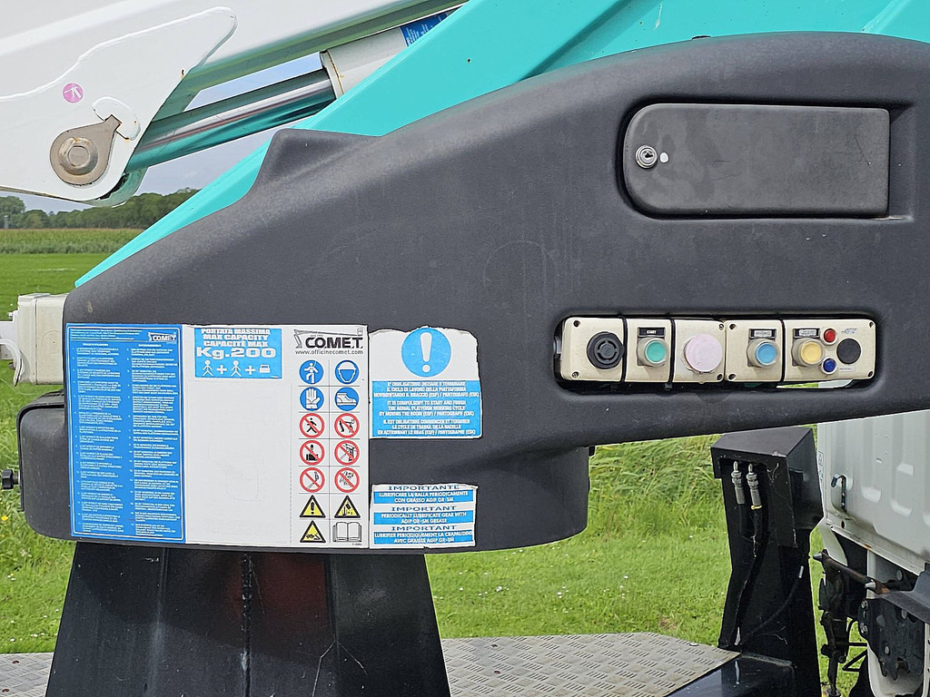 Nissan NT 400 17Mtr-Hoogwerker! 13