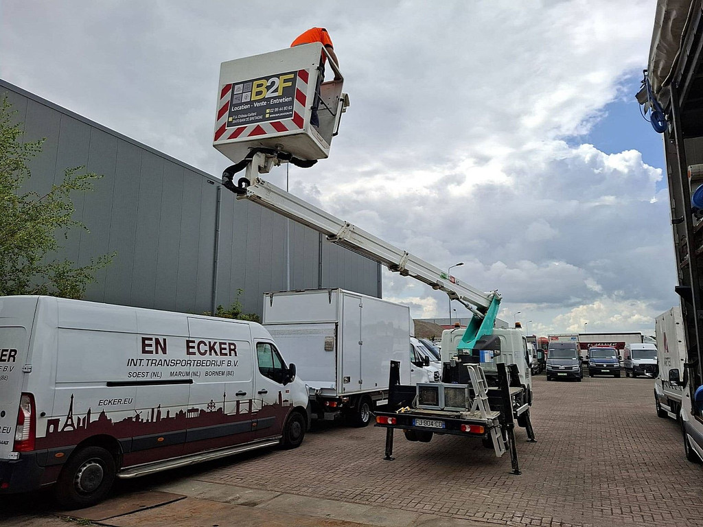 Nissan NT 400 17Mtr-Hoogwerker! 15