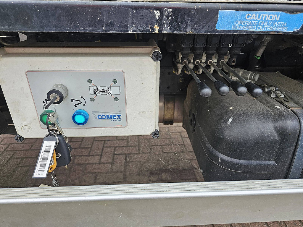 Nissan NT 400 17Mtr-Hoogwerker! 17