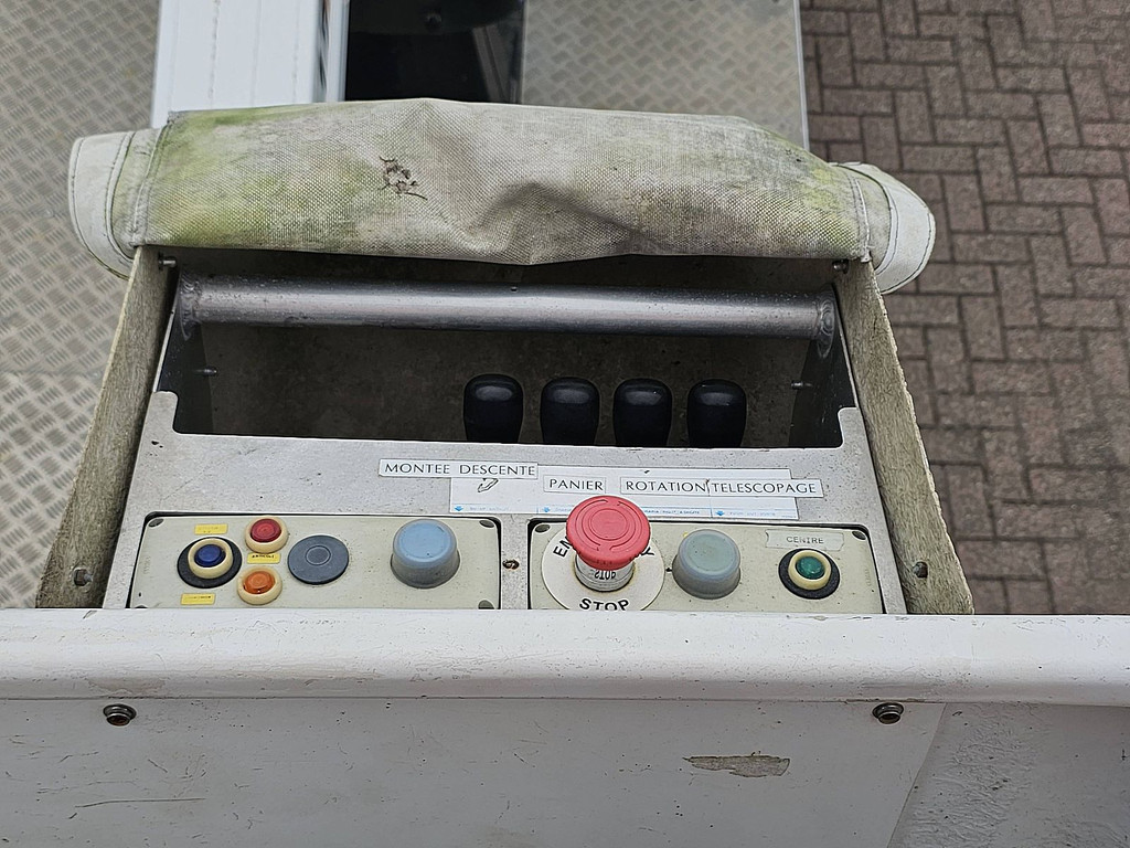 Nissan NT 400 17Mtr-Hoogwerker! 18