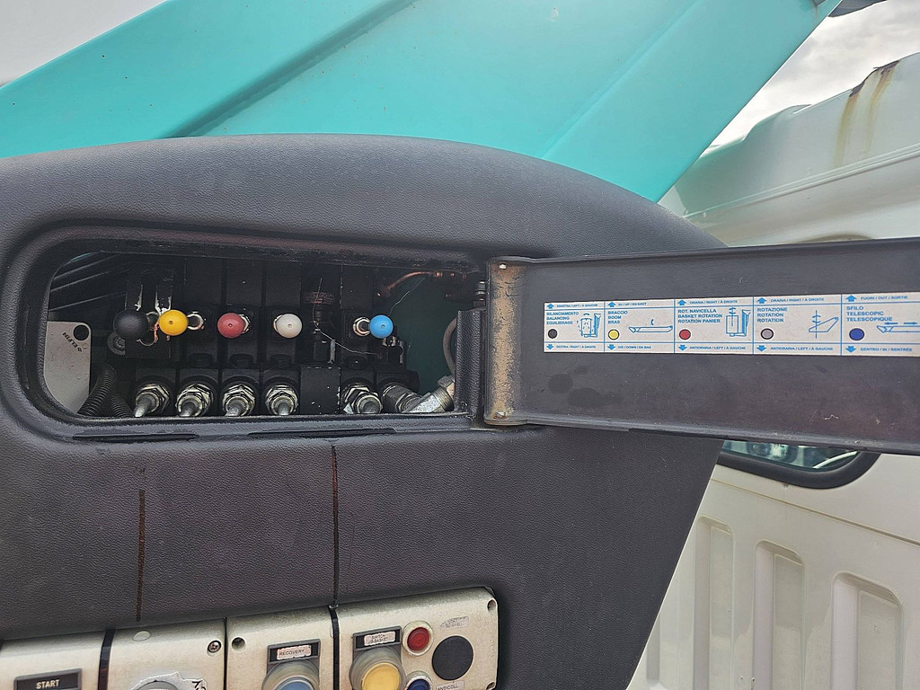 Nissan NT 400 17Mtr-Hoogwerker! 21