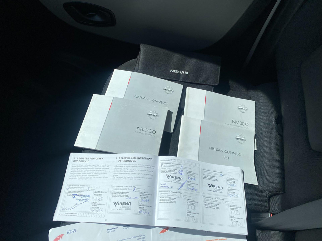 Nissan NV300 1.6 dCi * 2018 * Euro6 * 131.051 KM NAP * 3Zits * Airco * Navigatie * Cruise Control * CarPlay * PDC * Nette Bus * 15