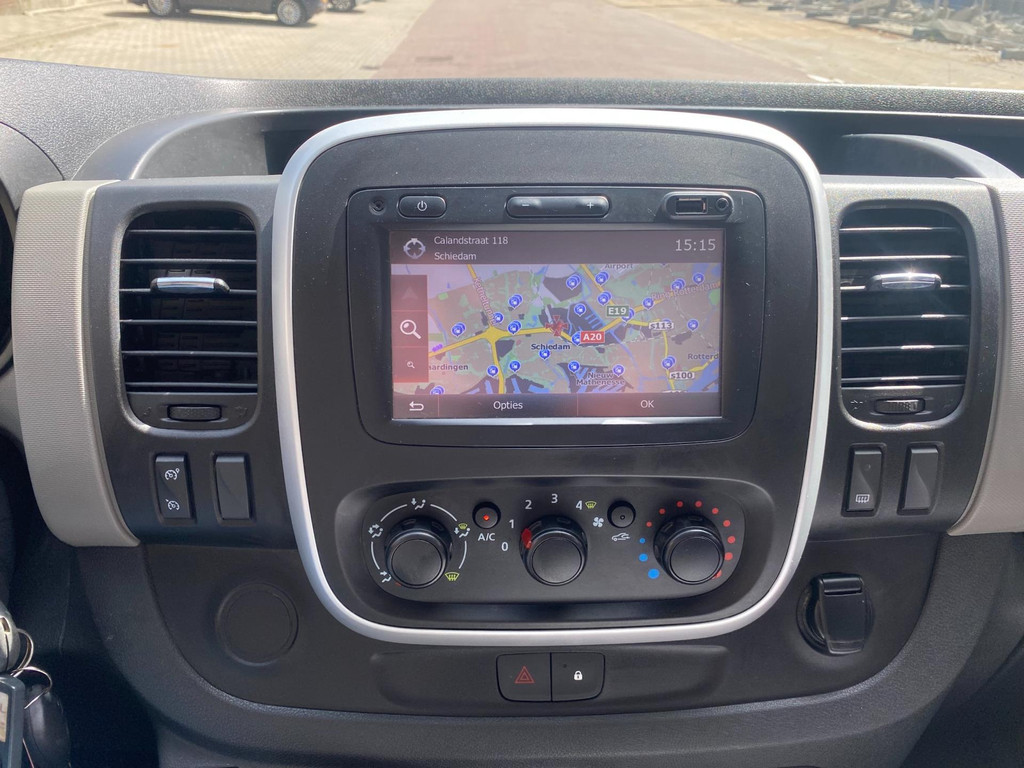Nissan NV300 1.6 dCi * 2018 * Euro6 * 166.246 KM NAP * 3Zits * Airco * Navigatie * Cruise Control * CarPlay * PDC * Nette Bus * 11