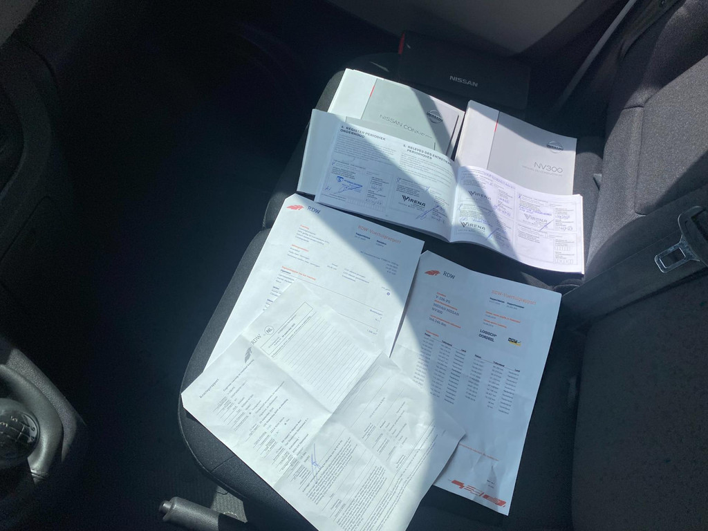 Nissan NV300 1.6 dCi * 2018 * Euro6 * 166.246 KM NAP * 3Zits * Airco * Navigatie * Cruise Control * CarPlay * PDC * Nette Bus * 12