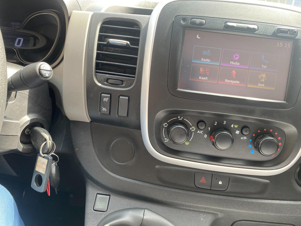 Nissan NV300 1.6 dCi * 2018 * Euro6 * 166.246 KM NAP * 3Zits * Airco * Navigatie * Cruise Control * CarPlay * PDC * Nette Bus * 9