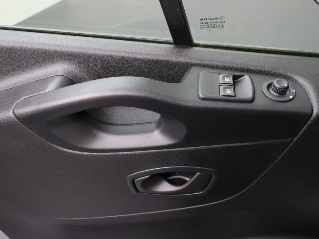 Nissan NV300 2.0DCi 145PK Lang | Multimedia | Camera | Airco | Cruise | 3-Persoons | Betimmering 8