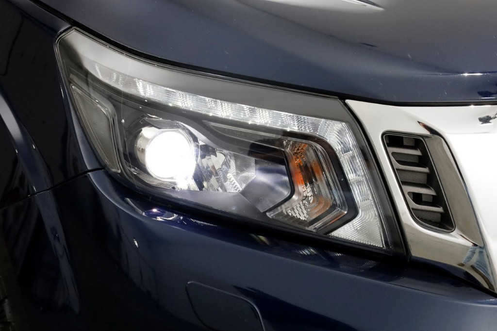 Nissan Navara 2.3 dCi 190pk Automaat Tekna 4x4 + Sperdiff. Trekhaak 3500kg 09-2020 15