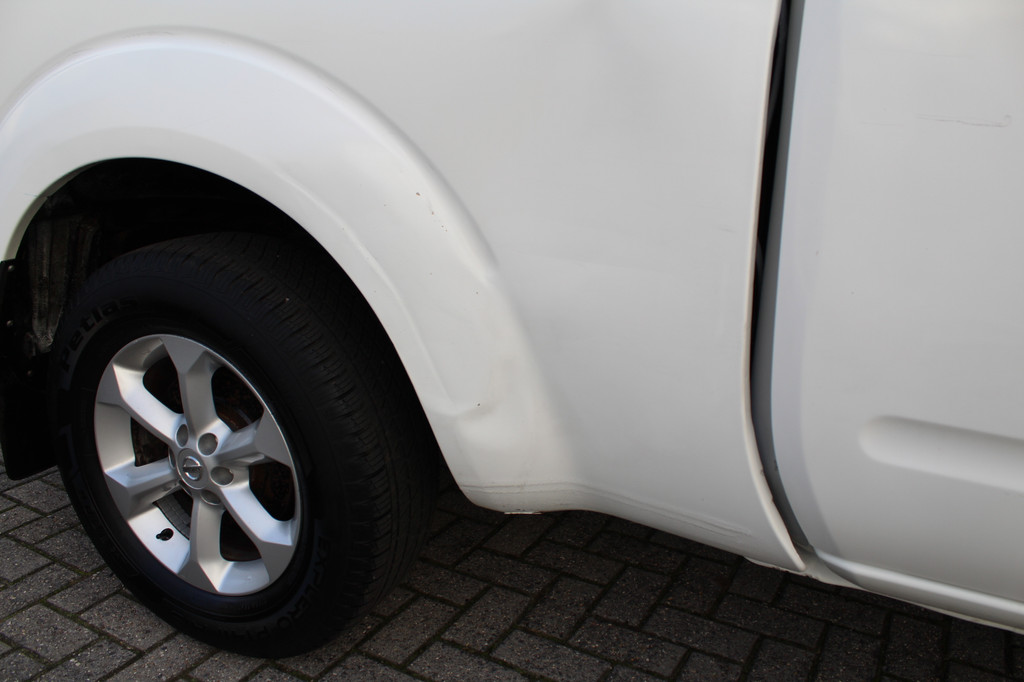 Nissan Navara 2.5 dCi 140KW 4WD XE King Cab 4x4 - Airco 16