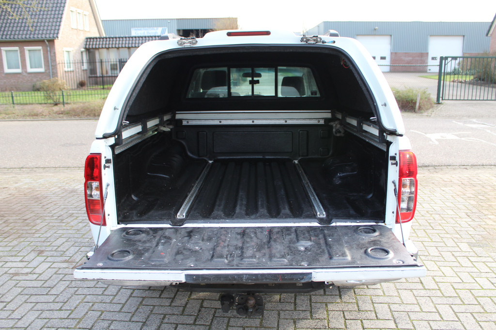 Nissan Navara 2.5 dCi 140KW 4WD XE King Cab 4x4 - Airco 7