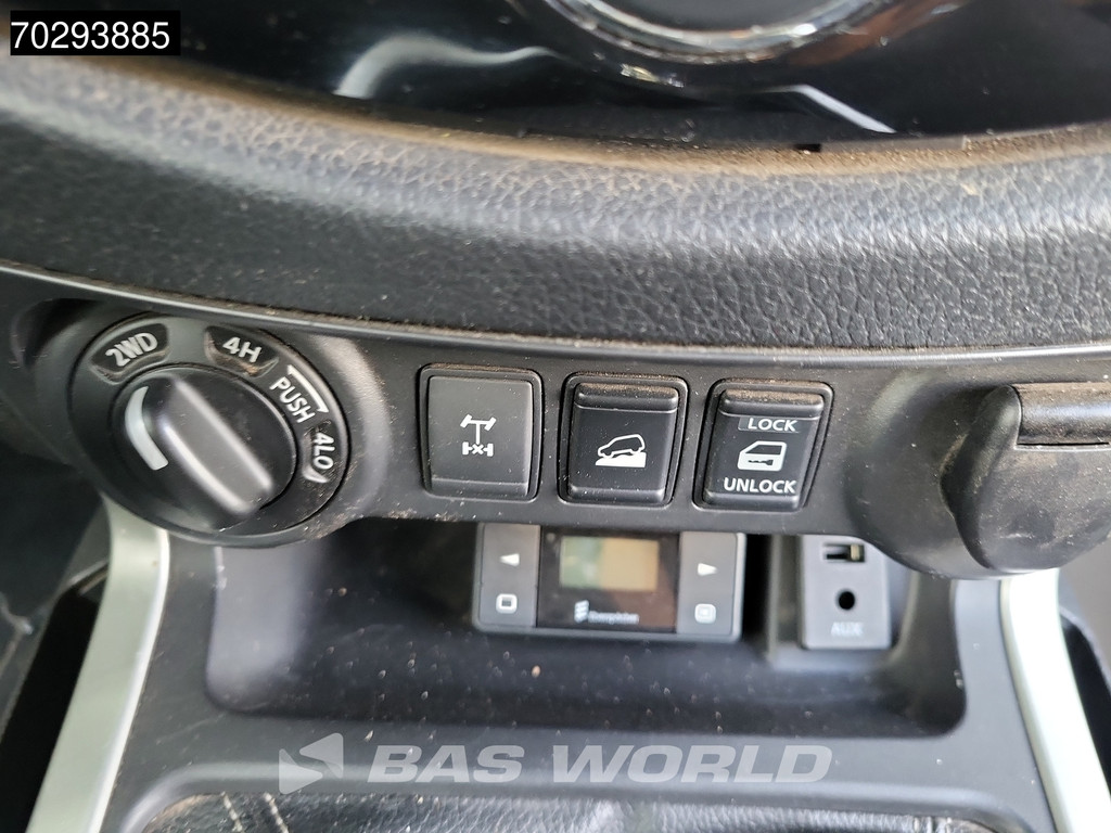 Nissan Navara 163pk Trekhaak Navi Airco Cruise Camera Parkeersensoren Standkachel Werkplaatsinrichting Euro6 2m3 Airco Trekhaak Cruise control 19