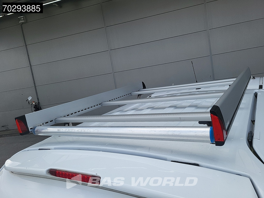 Nissan Navara 163pk Trekhaak Navi Airco Cruise Camera Parkeersensoren Standkachel Werkplaatsinrichting Euro6 2m3 Airco Trekhaak Cruise control 7