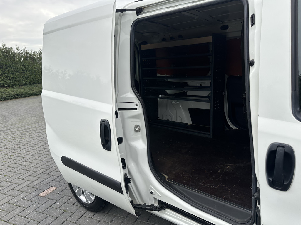 Opel Combo 1.3 CDTi E6 / L2H1 / SPORT / 1e EIG. / BOTT INRICHTING / CRUISE / AIRCO / LICHTMETAAL 11