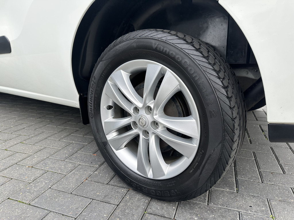 Opel Combo 1.3 CDTi E6 / L2H1 / SPORT / 1e EIG. / BOTT INRICHTING / CRUISE / AIRCO / LICHTMETAAL 17