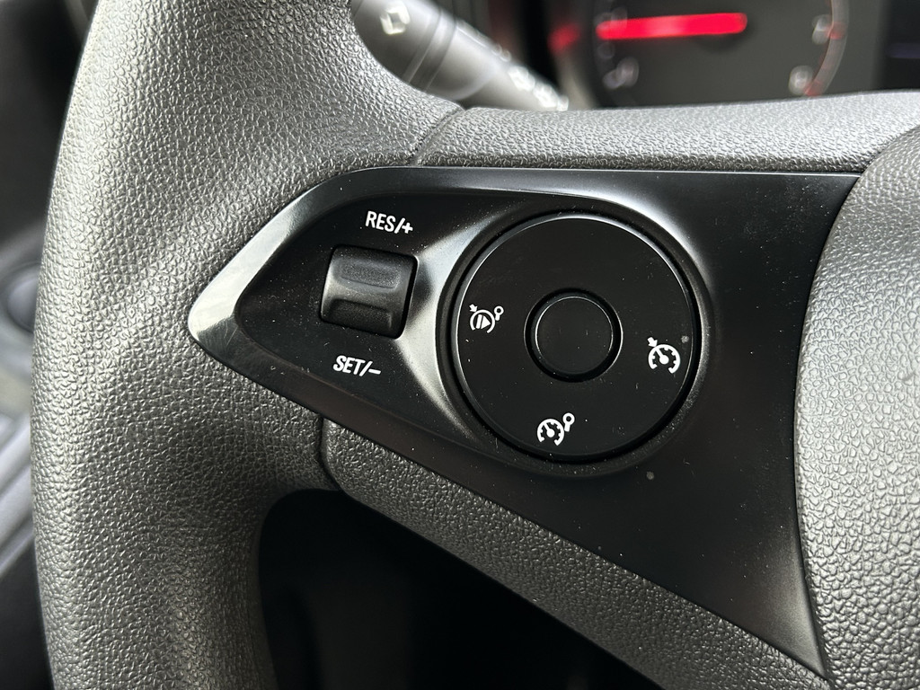 Opel Combo 1.5D 102 PK / L2H1 / 1e EIG. / 89.125 KM !! / INRICHTING / AIRCO / CRUISE / NAVI / APPLE CARPLAY / PDC 12