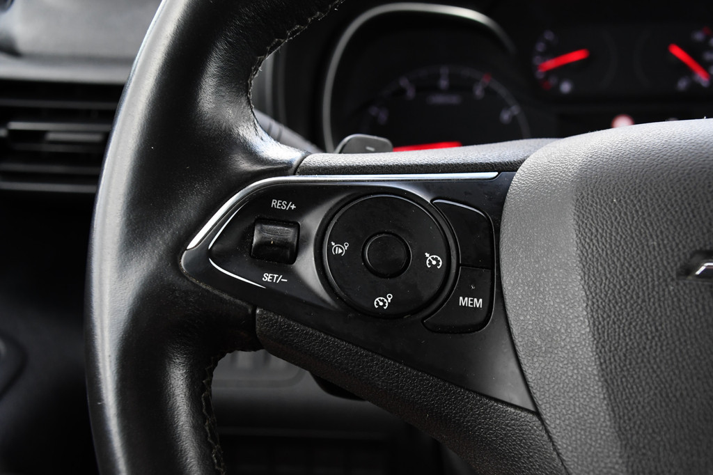 Opel Combo 1.5D L2H1 Black Edition Camera, Cruise, Carplay, Automaat, 130pk, Multimedia, Trekhaak, Keyless, Uniek! 16