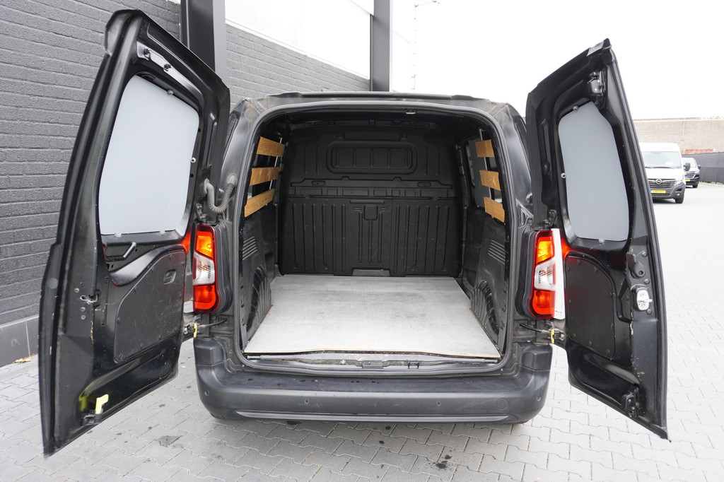 Opel Combo 1.6D 100PK EURO 6 - Airco - Navi - Cruise - â¬8.499,- Excl. 7