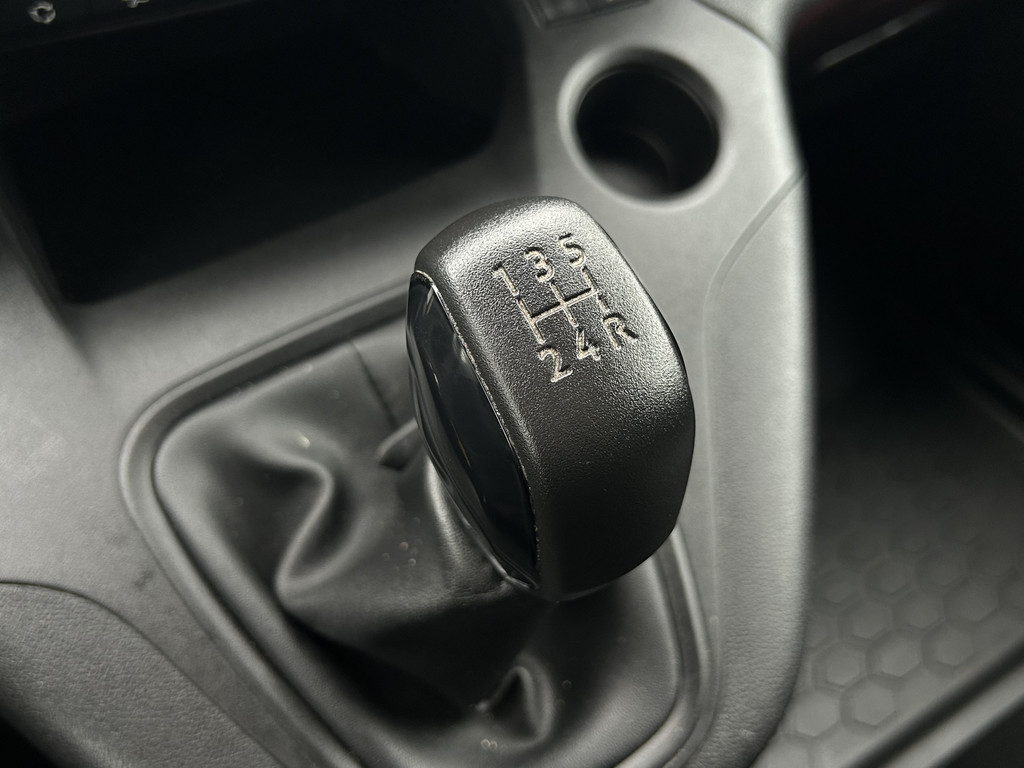 Opel Combo Opel Combo 1.5D 102 PK / L2H1 / 81.776 KM !! / 1e EIG. / SORTIMO INRICHTING / AIRCO / CRUISE / NAVI / APPLE CARPLAY / PDC 21