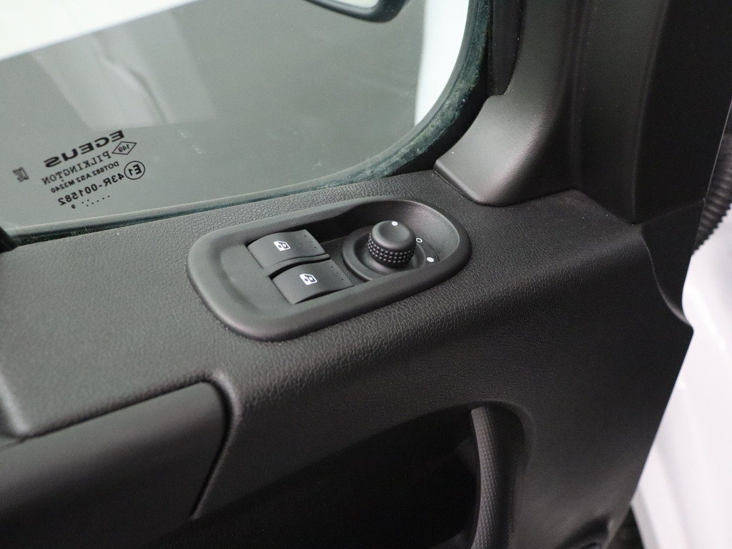 Opel Movano 2.3CDTI 130PK Bakwagen | Verkoopauto | Showroom | Navigatie | Camera | Omvormer 220V | Zonnepanelen 8