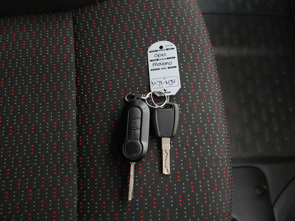 Opel Movano 2.3CDTi 140PK Bakwagen+Laadklep | Trekhaak !! | Airco | Camera | 3-Persoons | Dakspoiler 8