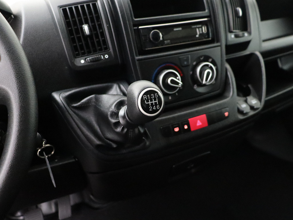 Opel Movano 2.3CDTi 140PK Bakwagen+Laadlift | Airco | Camera | 3-Persoons | Dakspoiler 17