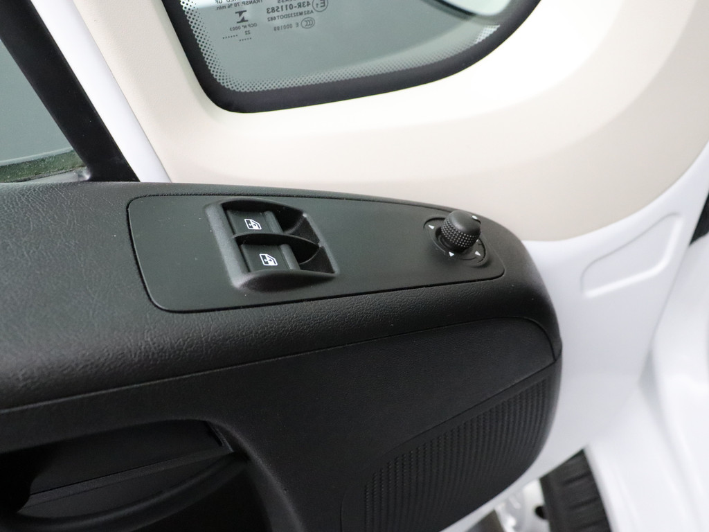 Opel Movano 2.3CDTi 140PK Bakwagen+Laadlift | Airco | Camera | 3-Persoons | Dakspoiler 9