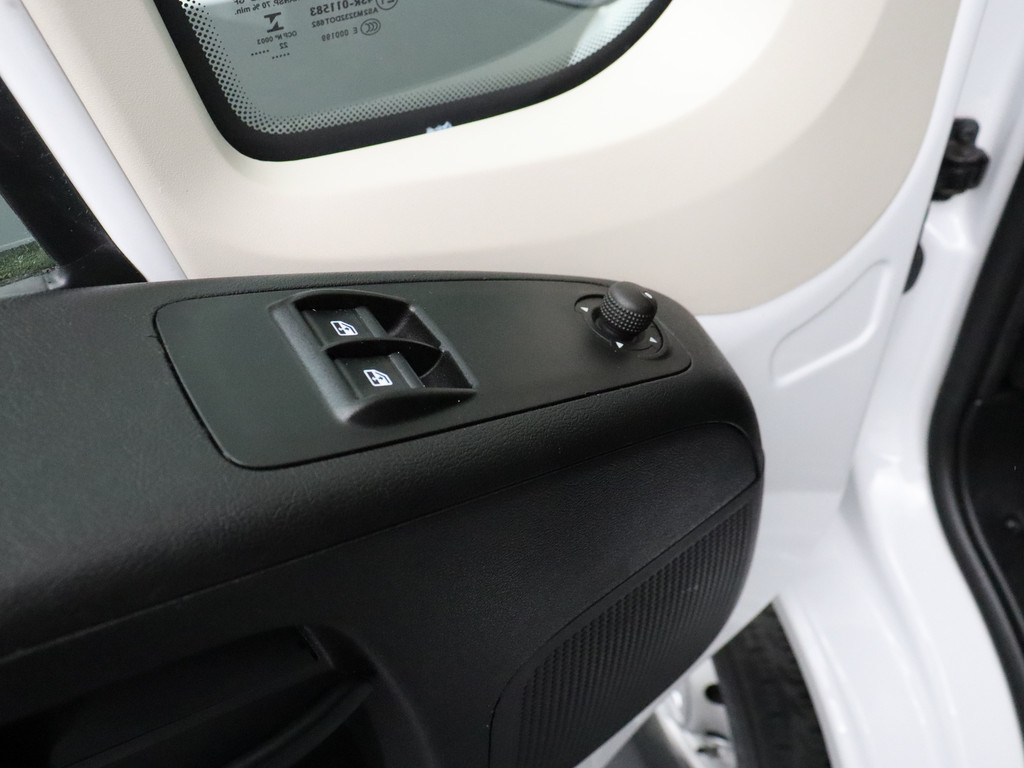 Opel Movano 2.3CDTi 140PK Bakwagen+Laadlift | Airco | Camera | 3-Persoons | Dakspoiler 9