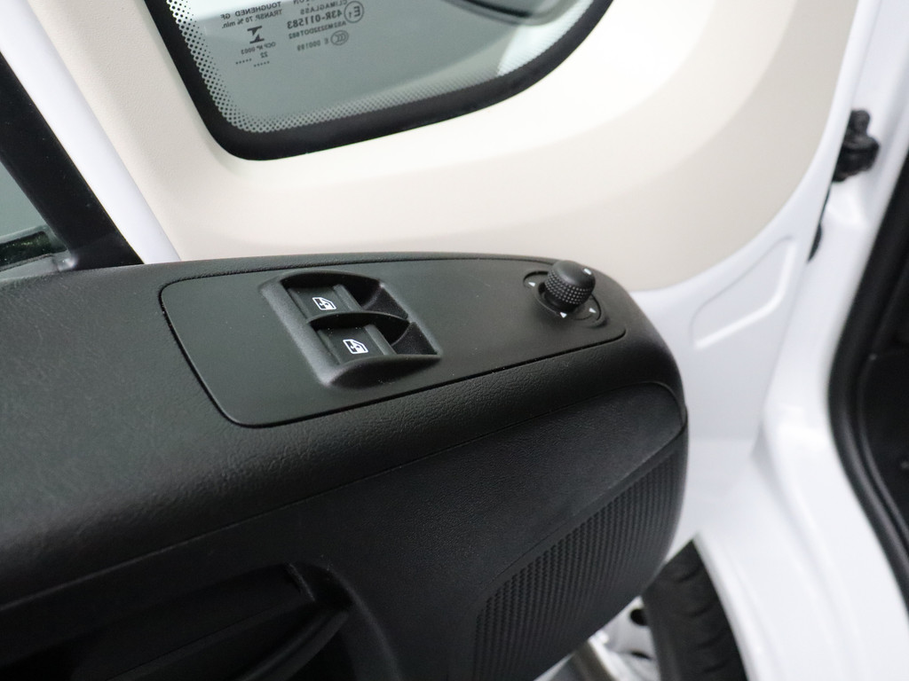 Opel Movano 2.3CDTi 140PK Bakwagen+Laadlift | Airco | Camera | 3-Persoons | Dakspoiler 9