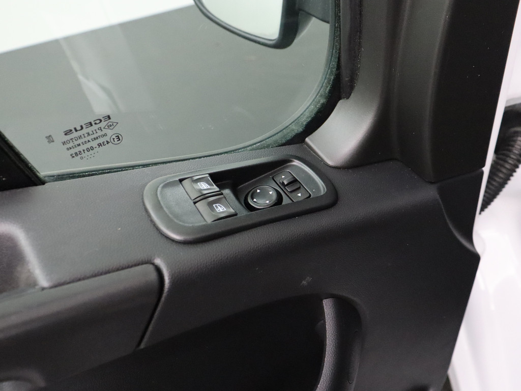 Opel Movano 2.3Turbo 135PK L3H2 | Inrichting | Oprijplaat ! | Navigatie | Camera | Airco | 3-Persoons | Cruise 9