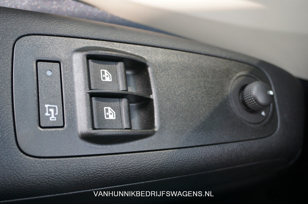 Opel Movano 3500 2.2 CDTI 140PK L2H2 BPM VRIJ!! Airco, Cruise, DAB+, PDC!! Nr. 428 18