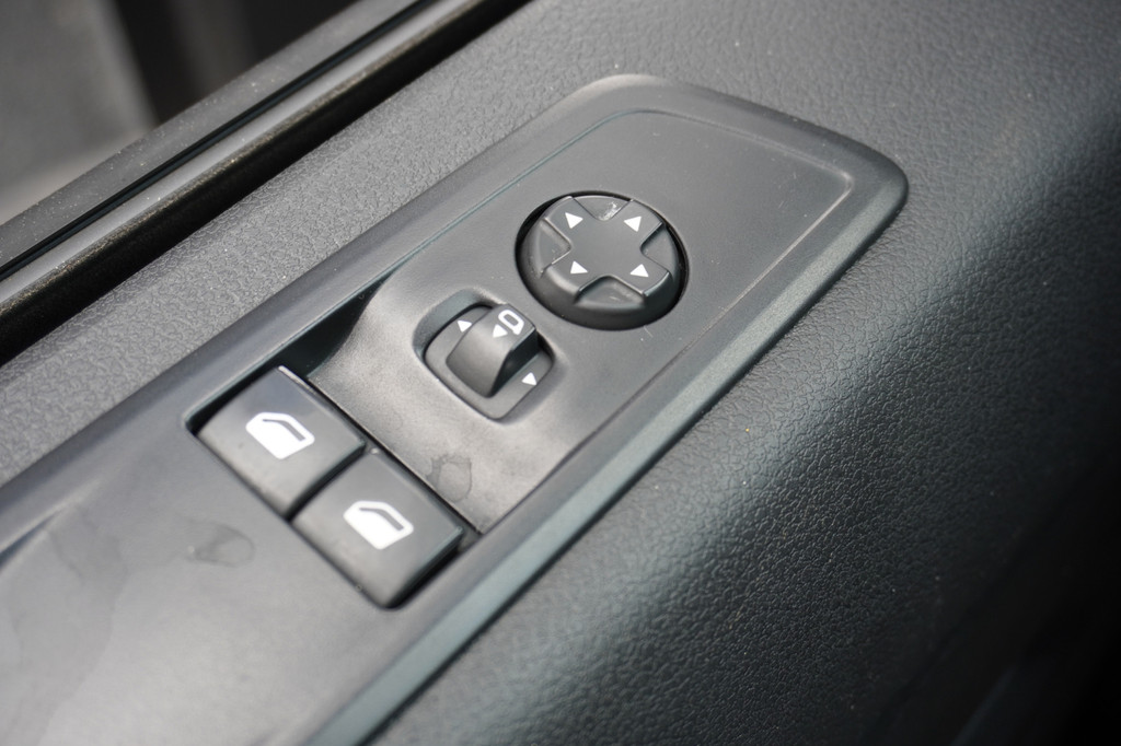 Opel Vivaro 1.5 BlueHDi L2 EURO 6 - Airco - Navi - Cruise - â¬18.900,- Excl. 16