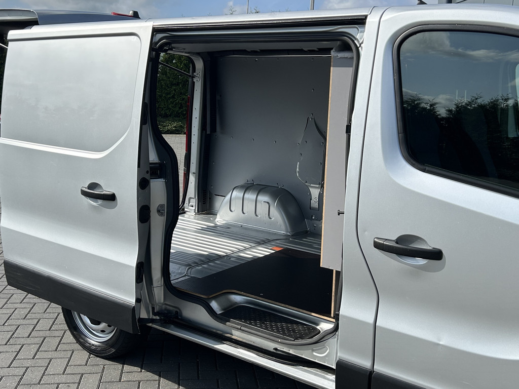 Opel Vivaro 1.6 CDTI 126 PK / L1H1 / 1e EIG. / AIRCO / CRUISE / NAVI / BLUETOOTH / TREKHAAK / CAMERA / ACHTERKLEP 9