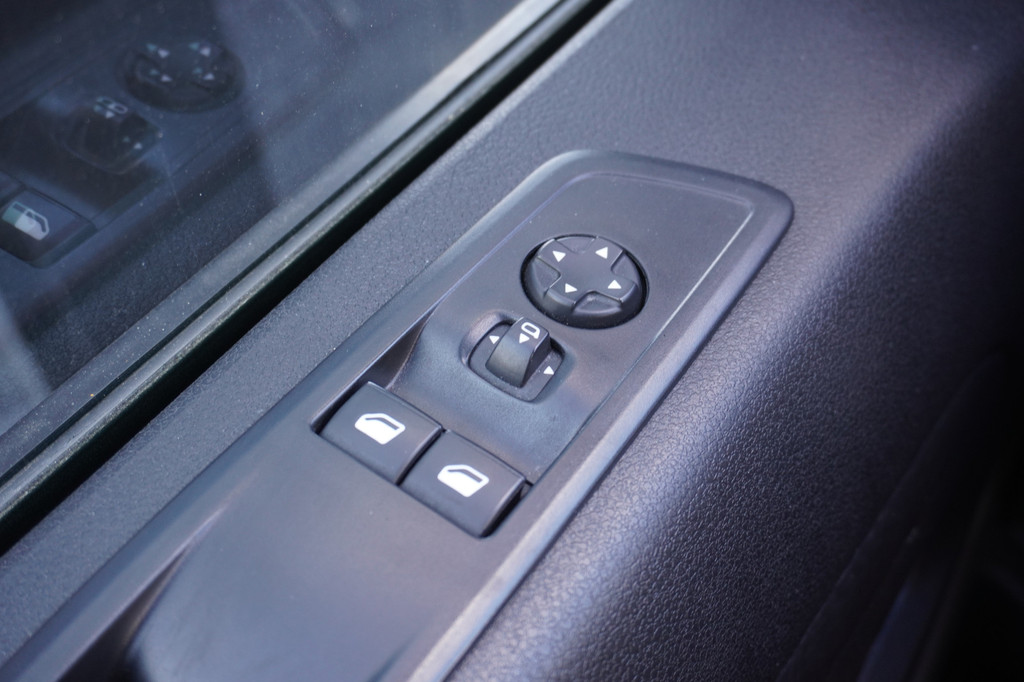 Opel Vivaro 2.0 BlueHDi 145PK L3 EURO 6 - Airco - Navi - Cruise - ⬠18.900,- Excl. 17