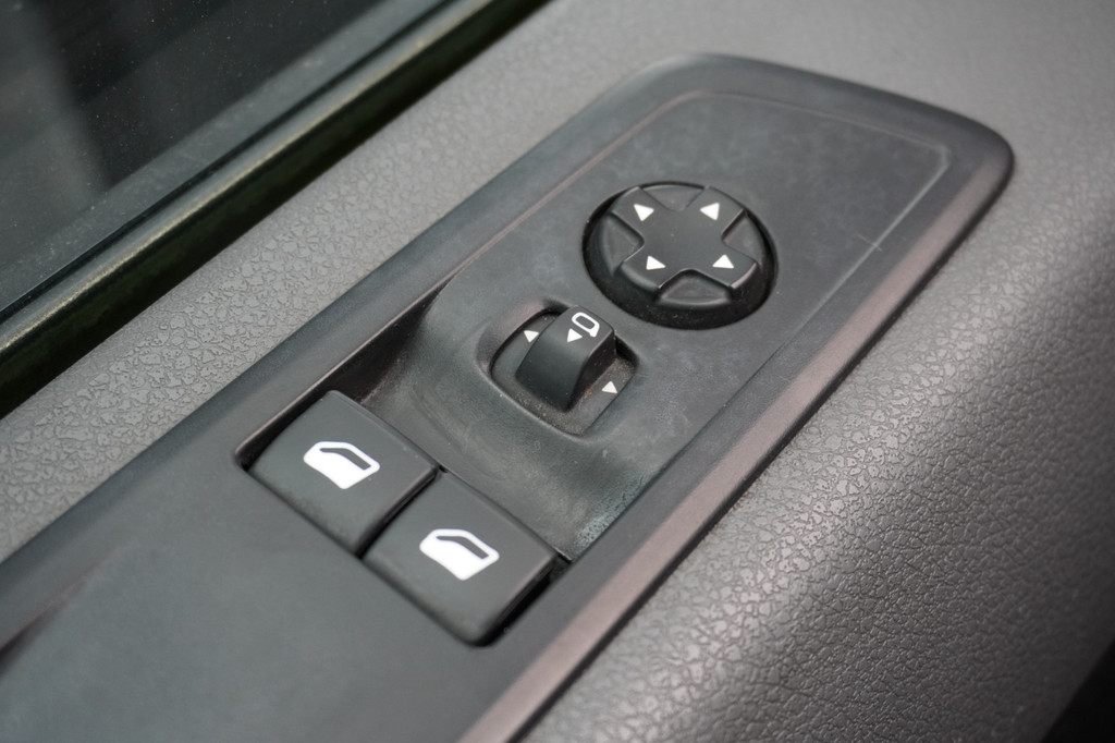 Opel Vivaro 2.0 CDTI 120PK L3 Automaat EURO 6 - Airco - Navi - Cruise - ⬠13.900,- Excl. 18