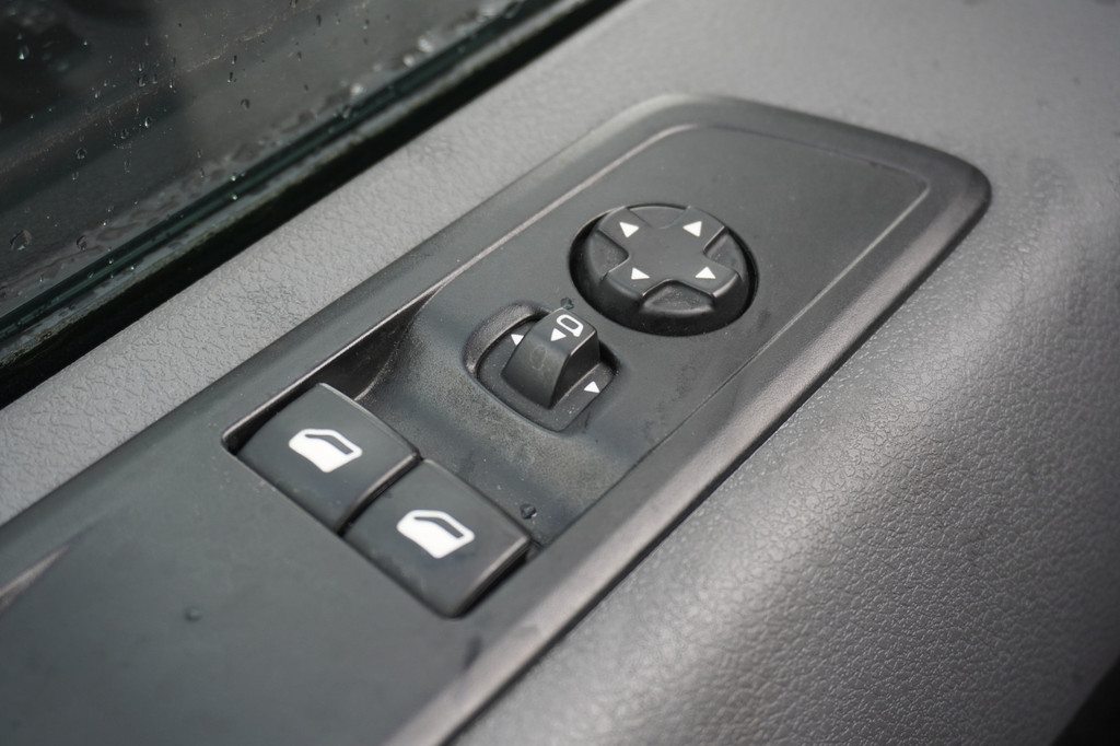 Opel Vivaro 2.0 CDTI 122PK Automaat 2x Schuifdeur EURO 6 - Airco - Navi - Cruise - ⬠13.950,- Excl. 20