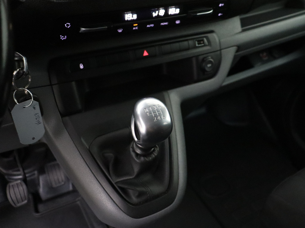 Opel Vivaro 2.0CDTI 150PK XXL Dubbele Cabine Exclusive | Navigatie | Camera | Trekhaak | 2xSchuifdeur 16