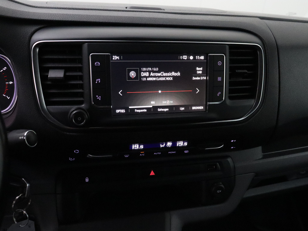 Opel Vivaro 2.0CDTI 150PK XXL Dubbele Cabine Exclusive | Navigatie | Camera | Trekhaak | 2xSchuifdeur 17