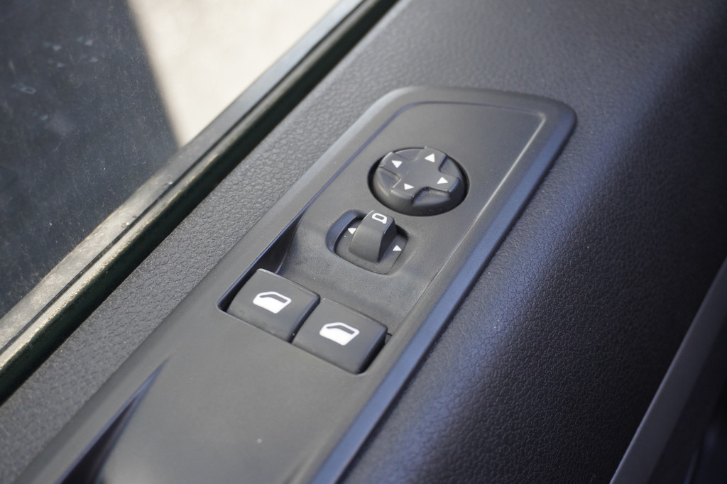 Opel Vivaro 2.0 CDTI L3 Dubbele Cabine EURO 6 - Airco - Cruise - PDC - ⬠15.950,- Excl. 13