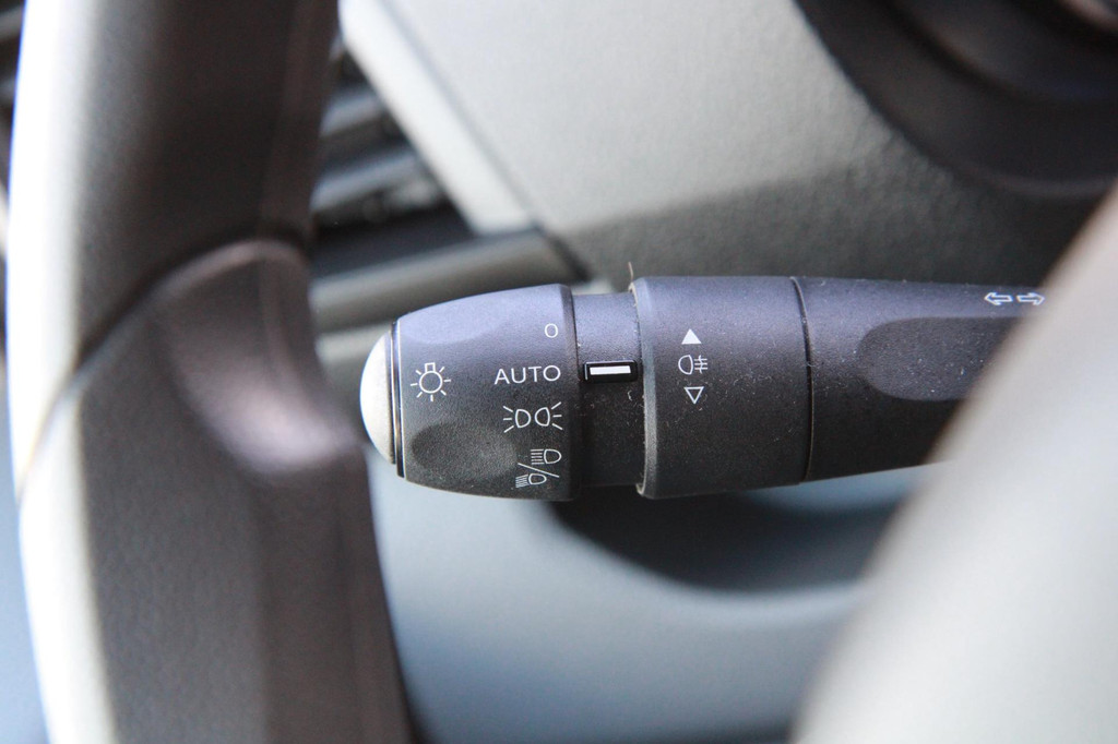 Opel Vivaro-e L2H1 Innovation 50 kWh / App connect / Navi / 3 Zits 17