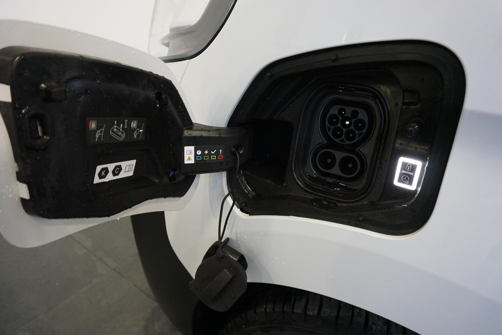 Opel Vivaro-e L3H1 Edition 75 kWh Airco Navigatie Cruise Control 9