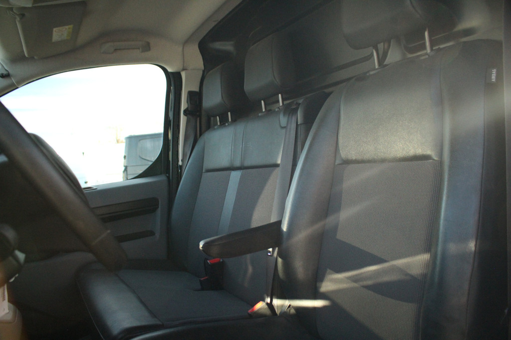 Opel Vivaro 2.0CDTI 123pk L2H1 Edition | Automaat | Camera | Cruise | Lease 260,- p/m 14