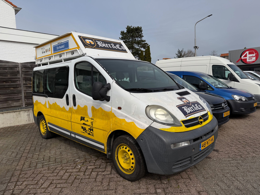 Opel Vivaro Combi 1.9DTi,Pers.Bus.Versnellingsbak,KAPOT 18