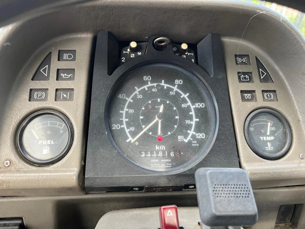 Overige merken AE04ET 400 OPRIJWAGEN / AUTOAMBULANCE 9