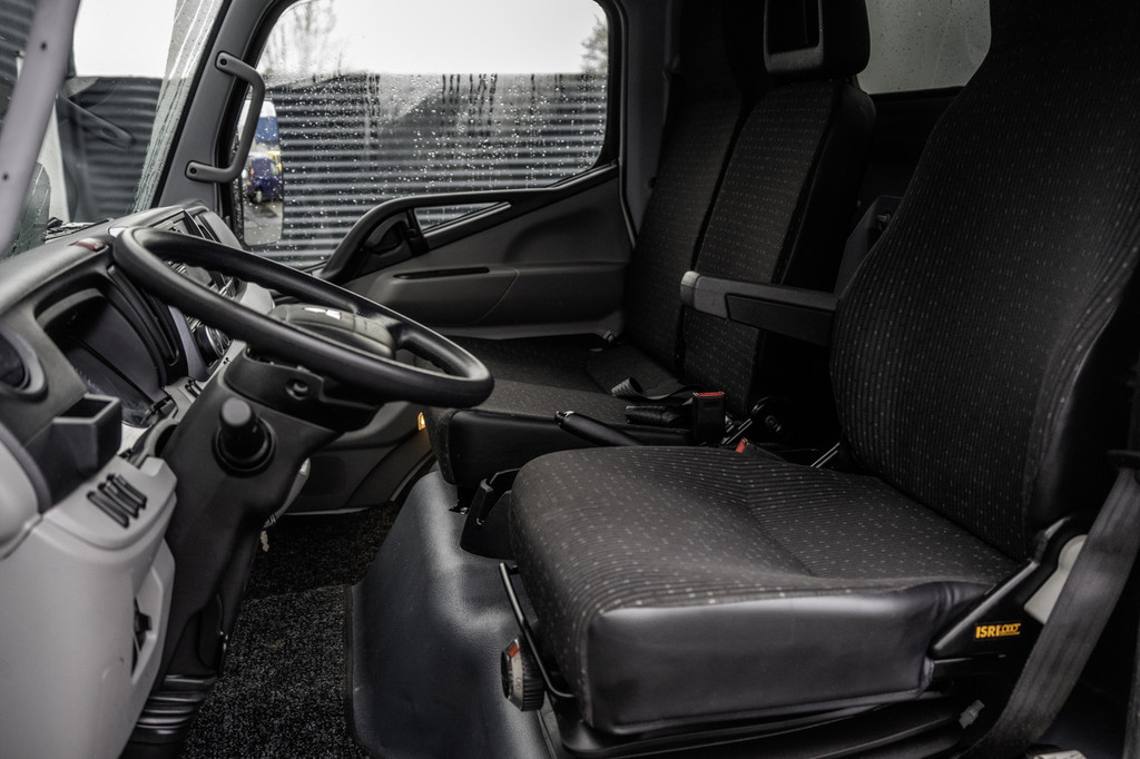 Overige merken Canter 3C15 | Bakwagen met laadklep | Automaat | 1000KG Laadklep | Airco 11